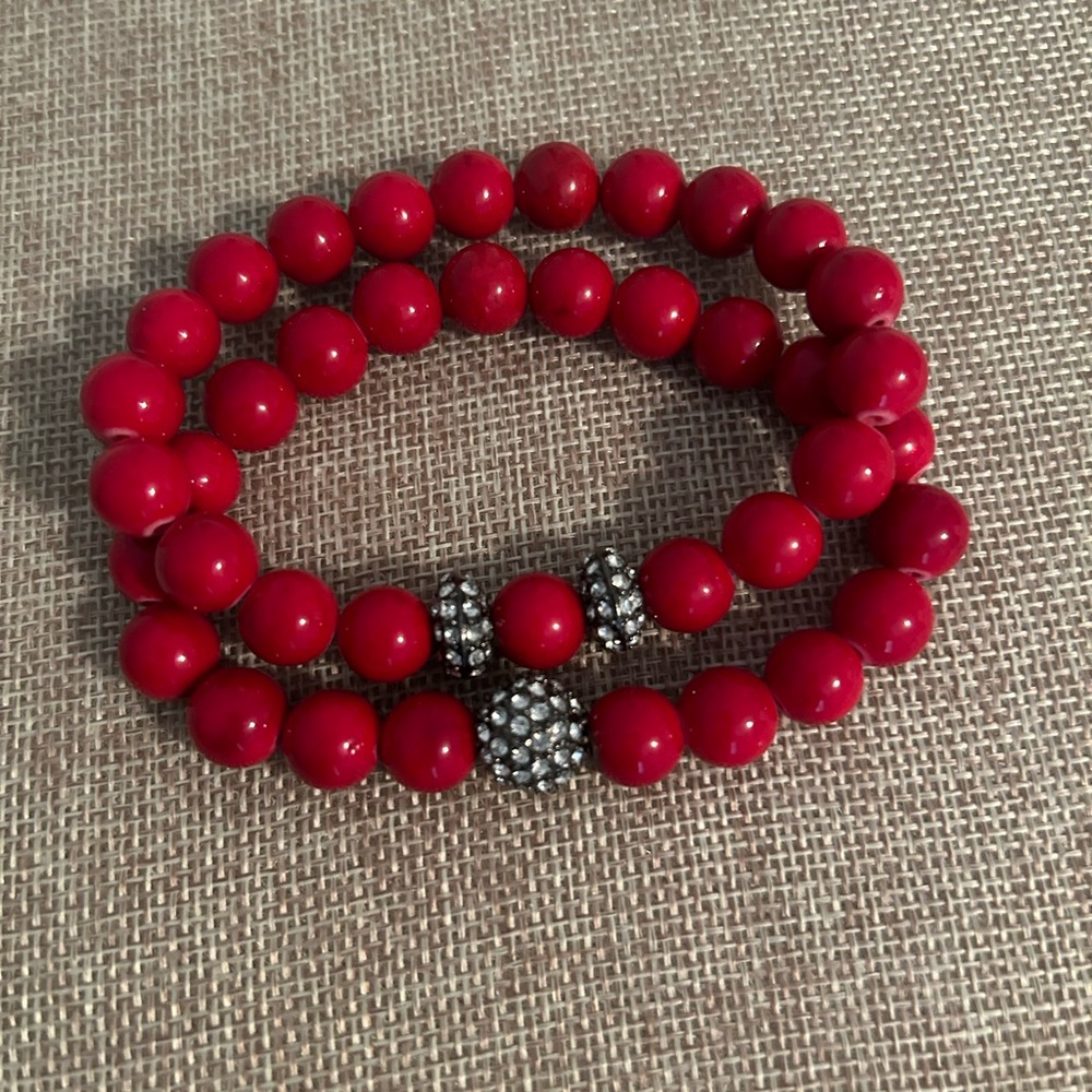 Elegant Red Beaded Bracelet with Silver Accents